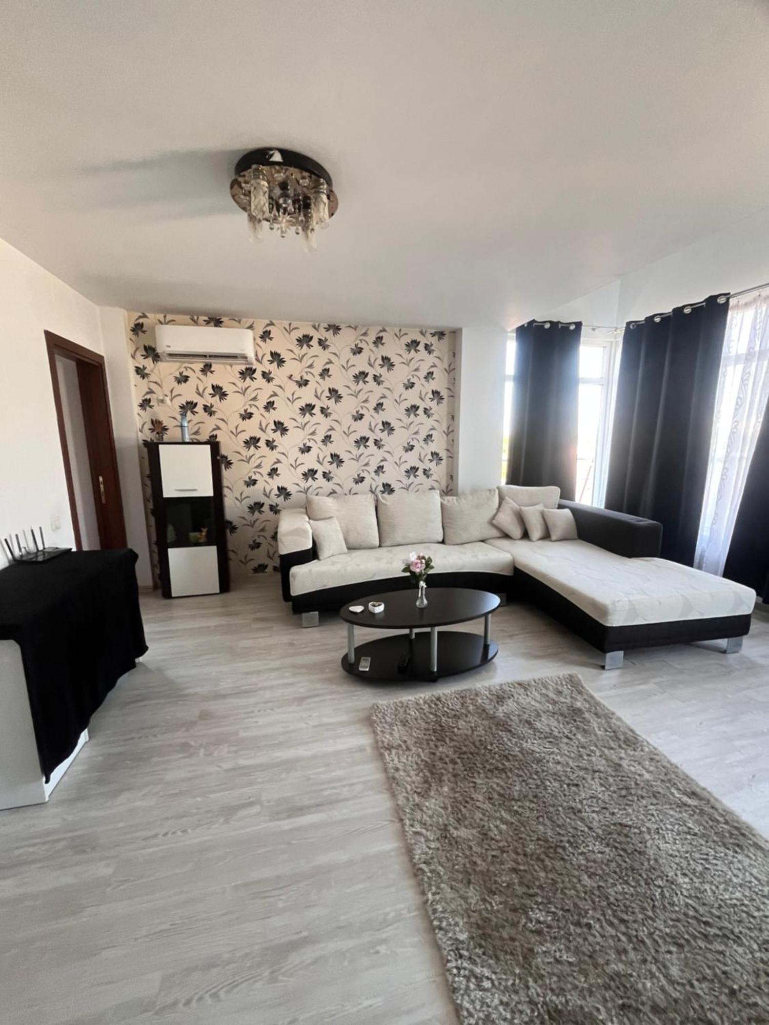 Sunset Holiday Home Bucharest Exterior photo
